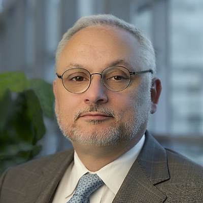 photo of Dr Raphael Bueno